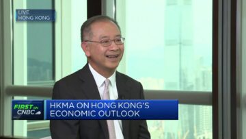 É muito cedo para falar sobre a queda das taxas de juros: CEO da HKMA