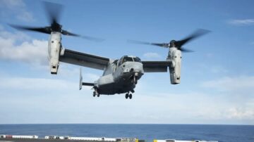 Aereo tilt-rotor americano Osprey con 8 persone a bordo si schianta in mare al largo del Giappone