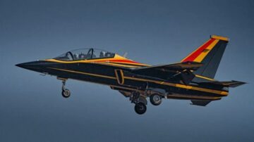 阿联酋接收首批中国L-15猎鹰