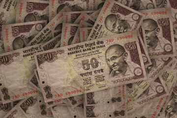 USD/INR strengthens amid inflation concerns