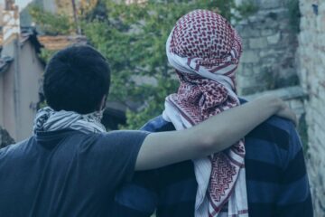 극좌파가 테러리스트와 협력하여 유대인을 표적으로 삼을 것인가?