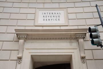 3 کلید برای تسلط بر مالیات های رمزنگاری، از ردیابی IRS تا ضررهای NFT - Unchained