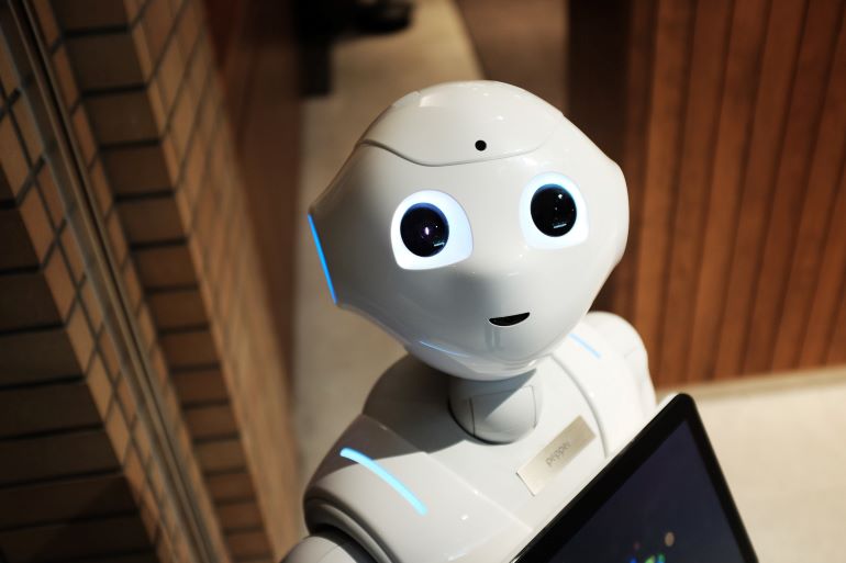 robot trình diễn ứng dụng AI và ML