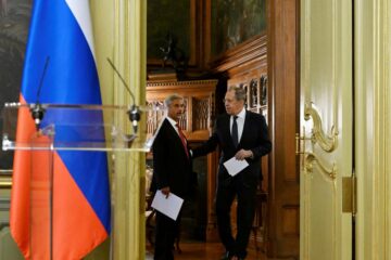 روس اور بھارت نے یوکرین جنگ کے دوران ہتھیاروں کی مشترکہ تیاری پر بات چیت کی۔