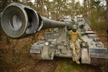 Britiske embedsmænd måler langsigtede forsvarsforbindelser med Ukraine