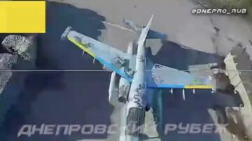 Oglejte si tole: ruski brezpilotni letalnik Lancet Attack je udaril po ukrajinski vabi Su-25
