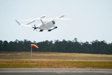 Η δοκιμή ηλεκτρικού αεροσκάφους της Πολεμικής Αεροπορίας τελειώνει με προσομοίωση εκκένωσης ατυχημάτων