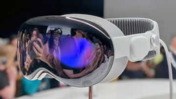Apple Vision Pro: The Digital Crown Tunes Your Reality