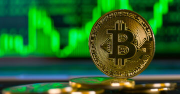 Il Bitcoin sale a 43 dollari mentre gli afflussi di ETF superano la pressione di vendita