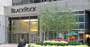 صندوق Bitcoin ETF الخاص بـ BlackRock هو أول صندوق يصل إلى 2 مليار دولار من الأصول الخاضعة للإدارة