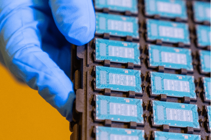 Fig. 1: Glass substrate test units at Intel’s Assembly and Test Technology Development factory. Source: Intel