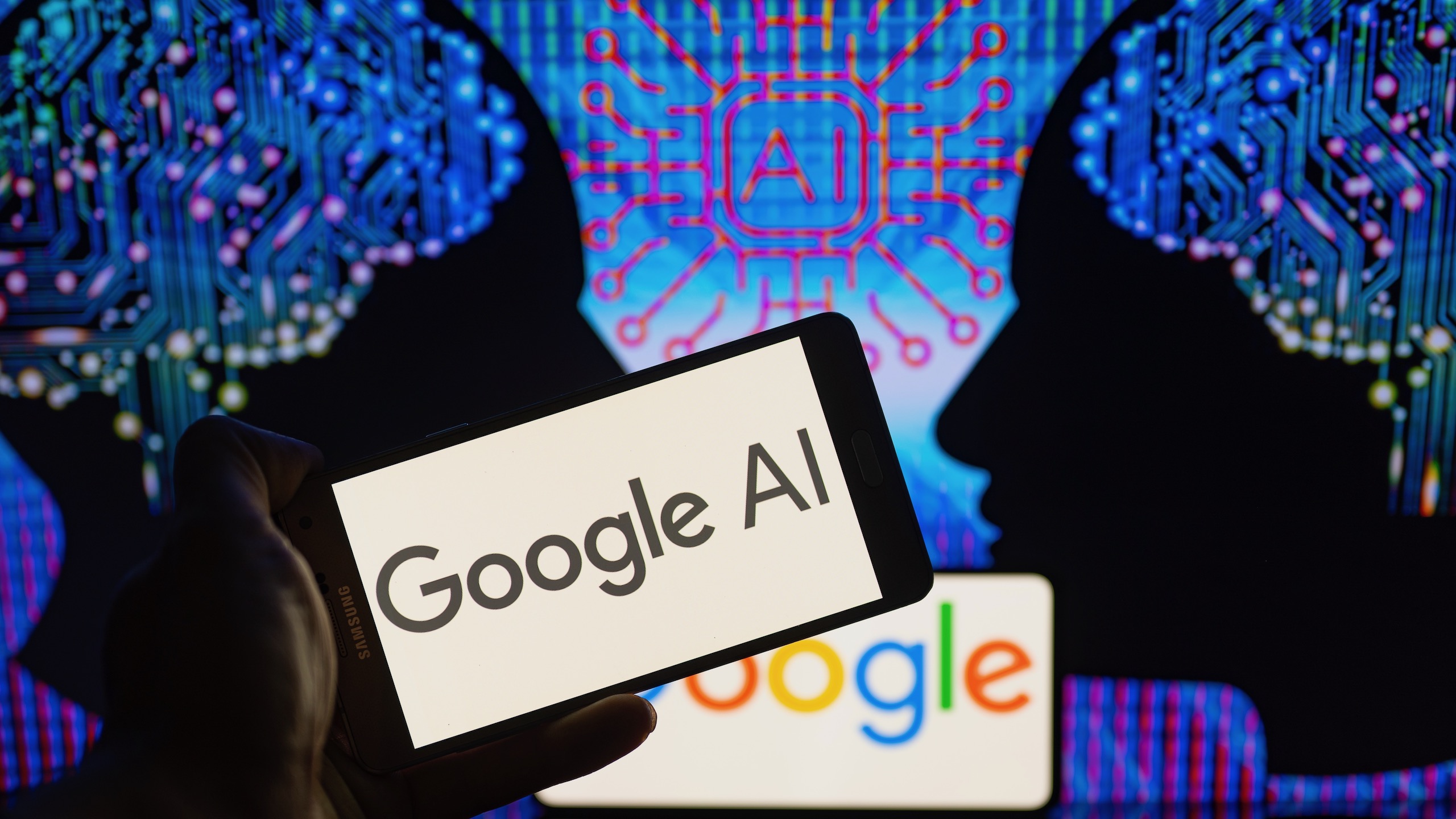 Google Offers Key AI Staff Million-Dollar Pay Packages