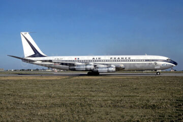 Photo historique : Air France Boeing 707-328C F-BLCF (msn 19292) ORY (Jacques Guillem). Image : 962363.