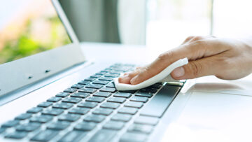 Jak wyczyścić klawiaturę laptopa: obszerny przewodnik