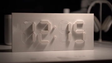 키네틱 시계는 시간을 알려주는 깨끗하고 현대적인 방법입니다.