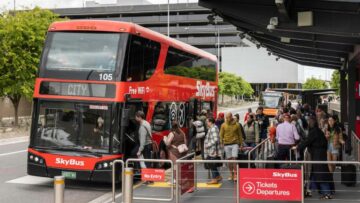 Melbournen lentoasema haluaa lisää busseja junayhteyksien kiistan jatkuessa