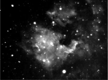 صور ميتالينس لسديم خافت ومجرات على شكل شعيرية البركة وألواح ركوب الأمواج – عالم الفيزياء