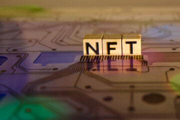 Muskov družbeni medij X ustavi šesterokotne avatarje NFT
