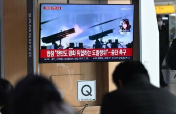 Pjongjang je izstrelil topniške granate v vode blizu meje, pravi Južna Koreja