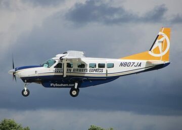 Μικρό επιβατικό αεροπλάνο έκανε αναγκαστική προσγείωση στην εθνική οδό της Βιρτζίνια μετά την αναχώρησή του από το αεροδρόμιο Ντάλες της Ουάσιγκτον
