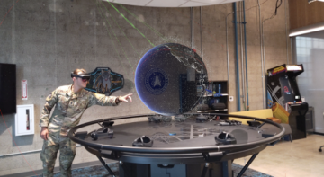 Atramenty Space Force współpracują z firmą Microsoft w zakresie szkoleń w zakresie rzeczywistości mieszanej