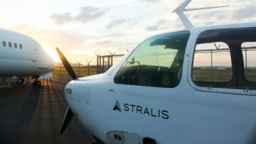 Το Stralis ενεργοποιεί τον πρώτο του ηλεκτροκινητήρα τοποθετημένο σε αεροπλάνο