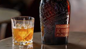 Bourbon Ini Akan Membuat Anda Tetap Hangat Di Hari Yang Dingin