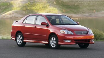 Toyota uppmanar ägare av gamla Corolla-, Matrix- och RAV4-modeller att parkera dem tills krockkuddar har bytts ut - Autoblogg