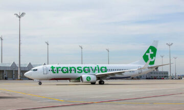 Un vuelo de Transavia procedente de Eindhoven realiza un aterrizaje de emergencia en el aeropuerto de Gran Canaria tras un presunto incendio en espera