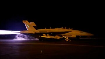 अमेरिका और ब्रिटेन ने यमन में हौथी ठिकानों पर हमले किए - हम क्या जानते हैं