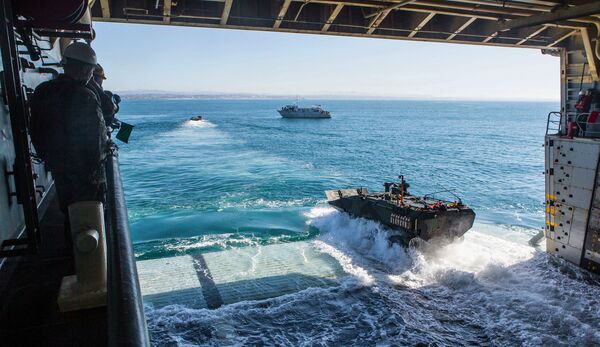 تفنگداران دریایی ایالات متحده تصمیمات بودجه وسایل نقلیه تاکتیکی را در آزمایش پیاده نظام سنجاق می کنند