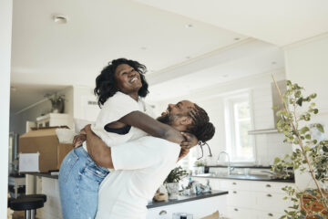 بر اساس گزارش، 52 درصد از سیاهپوستان آمریکایی می گویند که مالکیت خانه نشانه موفقیت است. اما می تواند با اهداف دیگر در تضاد باشد