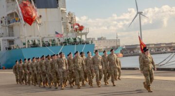 El ejército activa la primera unidad de embarcaciones en el extranjero en décadas