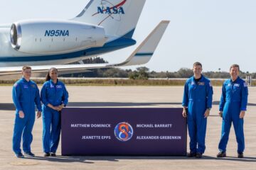 宇航员在 NASA 和 SpaceX Crew-8 发射之前抵达肯尼迪航天中心