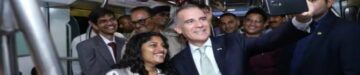 "מחויב לוודא שההודים יודעים שארה"ב בטוחה": שגריר ארה"ב