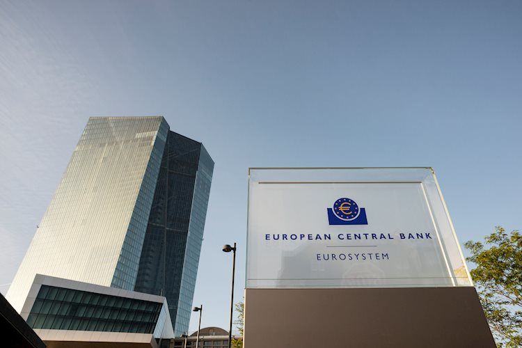 Висвітлення ЄЦБ: політики борються за мікрофон у п'ятницю