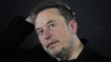 Elona Muska je udaril bobnar heavy metala, ki ga je stal 56 milijard dolarjev - Autoblog