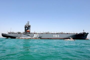 IRGC lansează rachete balistice de pe navă