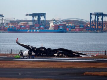 Japan Airlines memberikan informasi terkini tentang kecelakaan tabrakan Bandara Haneda - Cedera baru dikonfirmasi