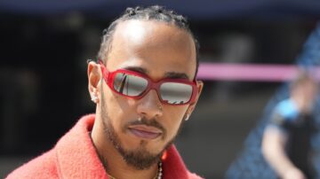 Lewis Hamilton säger att det känns "overkligt" att gå in på sin sista säsong hos Mercedes med billansering - Autoblog