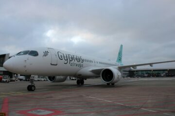 [Pics] Cyprus Airways triển khai đường bay mới nối Larnaca đến Brussels bằng máy bay Airbus A220-300 hiện đại