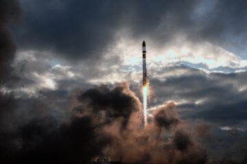 Rocket Lab lanserar det första återställningselektronuppdraget 2024