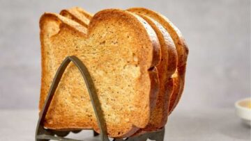 Toast taglia 550 posti di lavoro