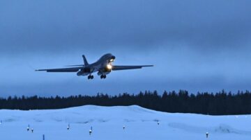 यूएस बी-1बी बमवर्षक बॉम्बर टास्क फोर्स 24-2 के लिए स्वीडन पहुंचे