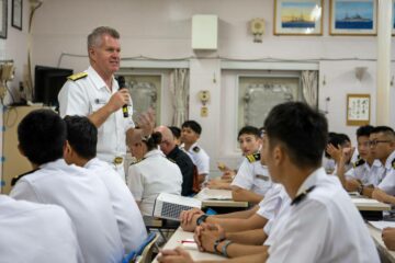 США и Япония ужесточают военные связи, заявил адмирал Тихоокеанского флота