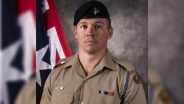 Soldado do exército australiano morre após incidente com pára-quedas