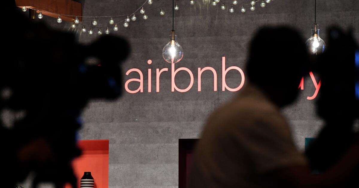 من المحتمل أن تصل الحملة على Airbnb وغيرها من الإيجارات قصيرة الأجل إلى مقاطعة لوس أنجلوس غير المدمجة