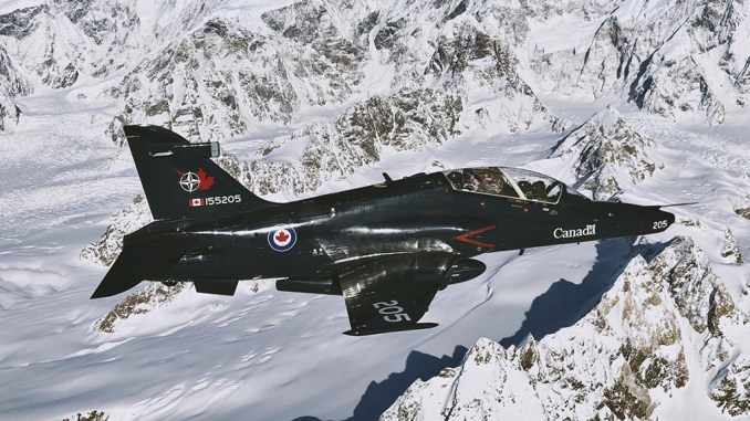 Αποχαιρετισμός CT-155: Η RCAF αποσύρει τους Hawks, σταματά την εκπαίδευση πιλότων στον Καναδά