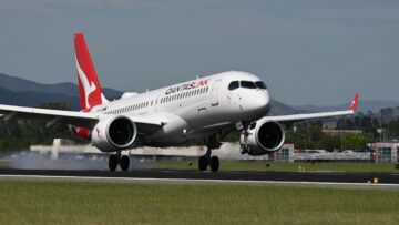 El primer vuelo comercial QantasLink A220 aterriza en Canberra