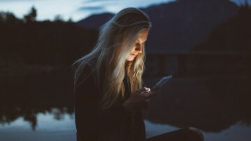 Uimodståelig: Kroge, vaner og hvorfor du ikke kan lægge din telefon fra dig